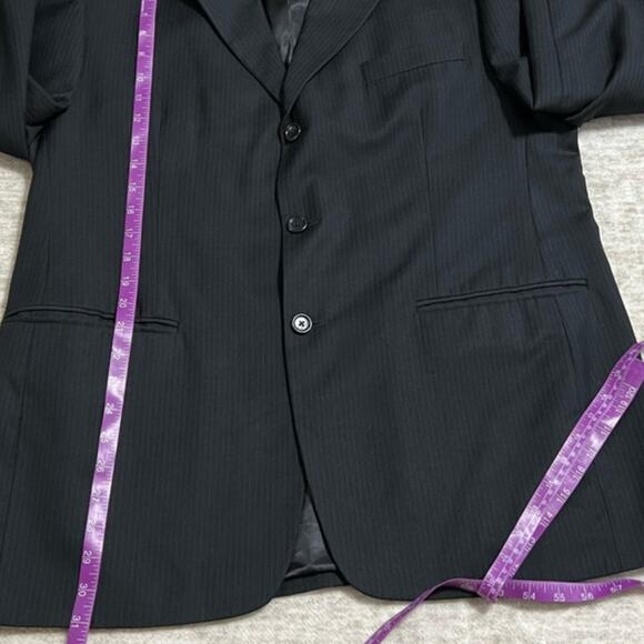 Kilburne & Finch Black Pin Stripe Three Button Sports Jacket, Size 42R - Picture 7 of 8